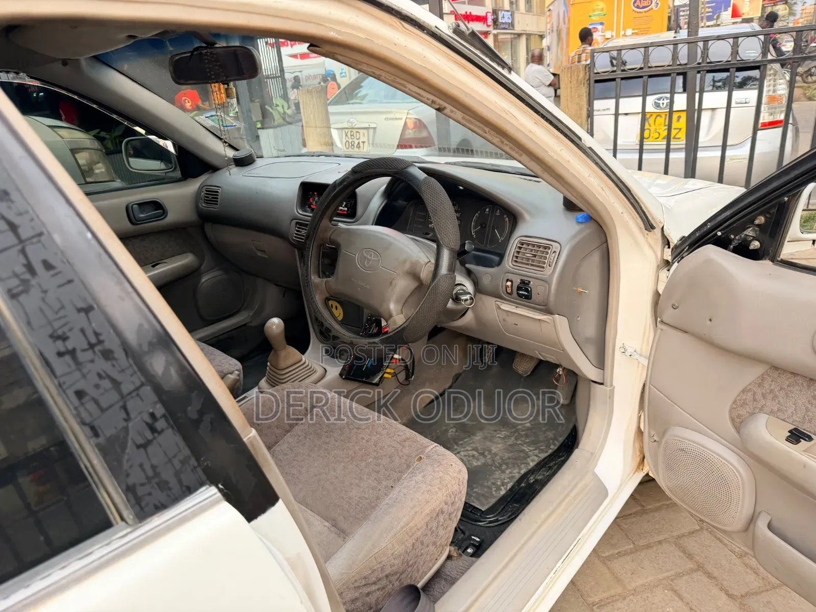 Toyota Corolla 1997 White