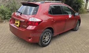 Toyota Auris 2010 Red