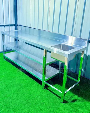 Customized Stainless Steel Sink and a Double Undershelves Tables