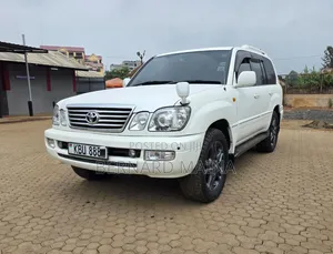 Toyota Land Cruiser 2005 White