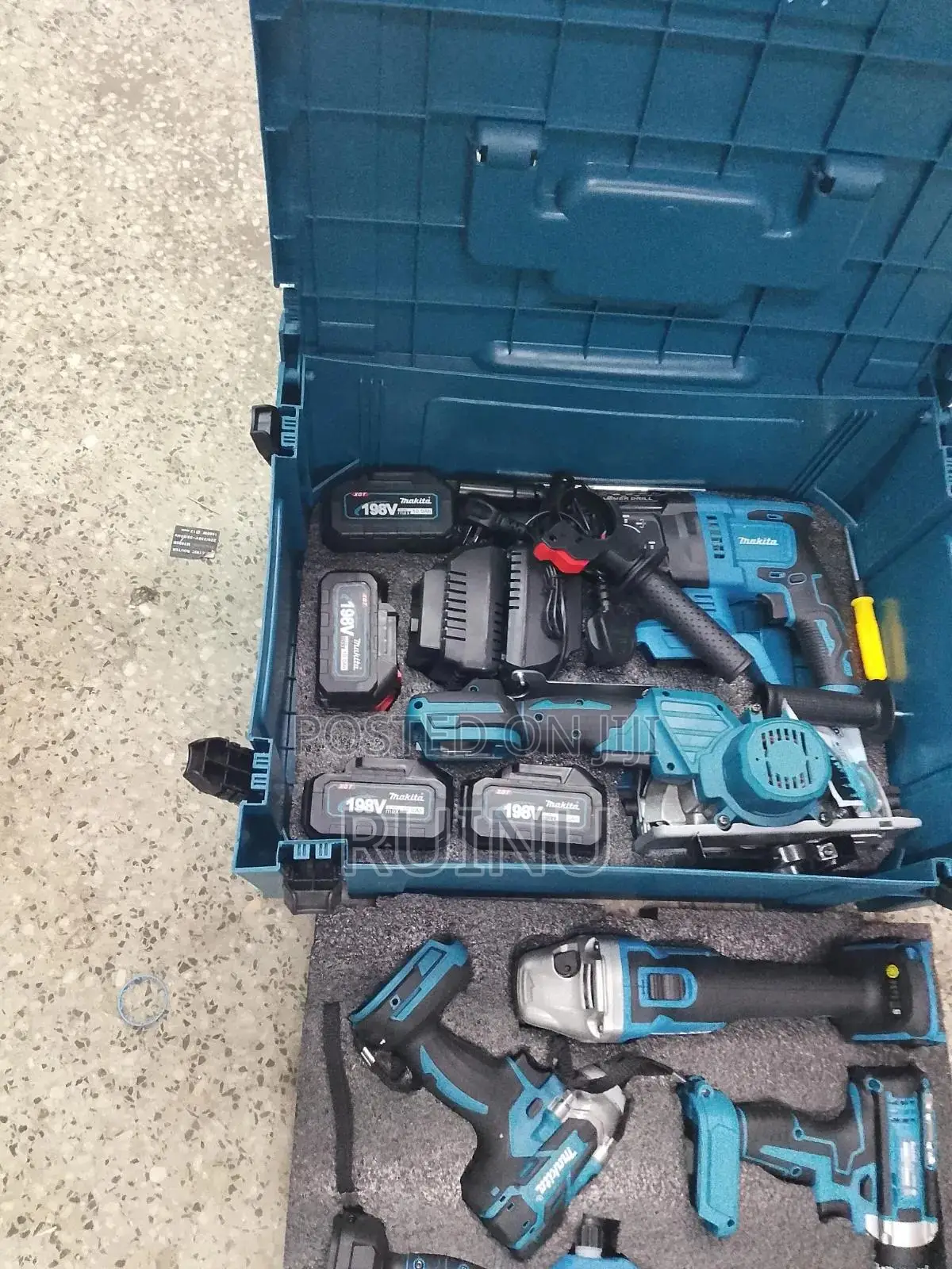 Makita Large Cordless Power-Tool Combo Kit