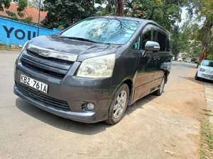 Toyota Noah 2008 Gray