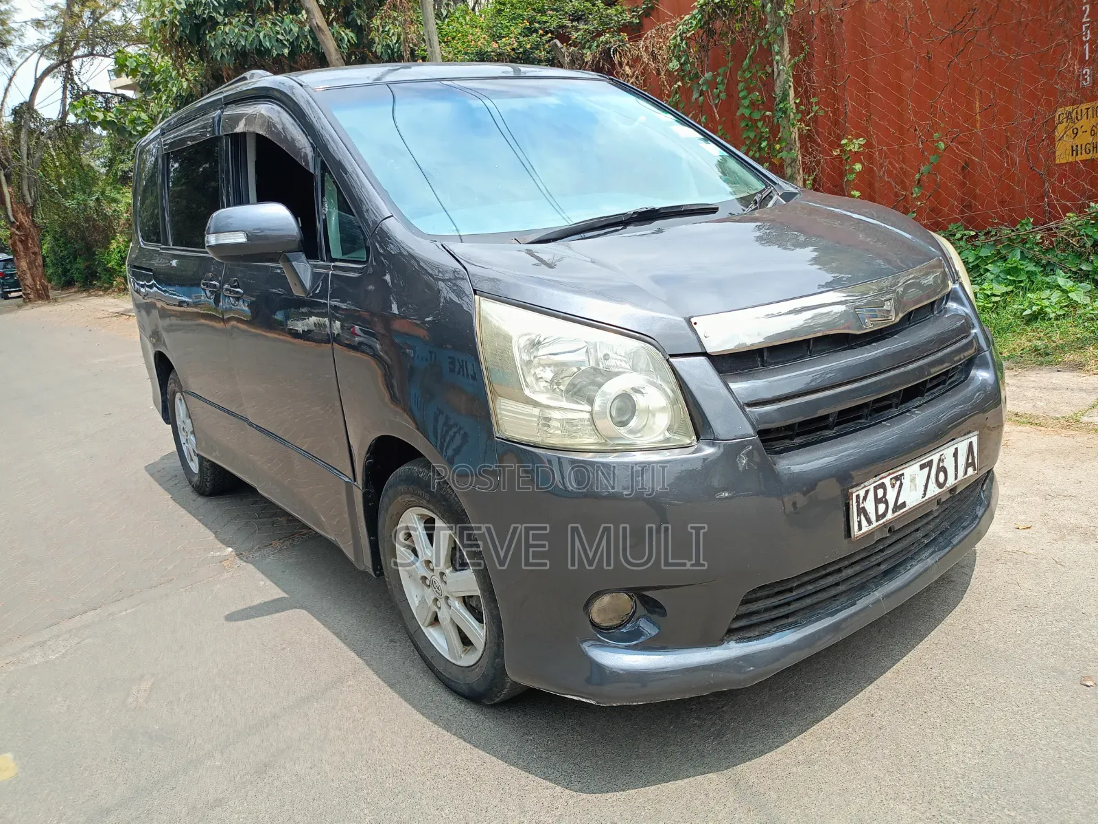 Toyota Noah 2008 Gray