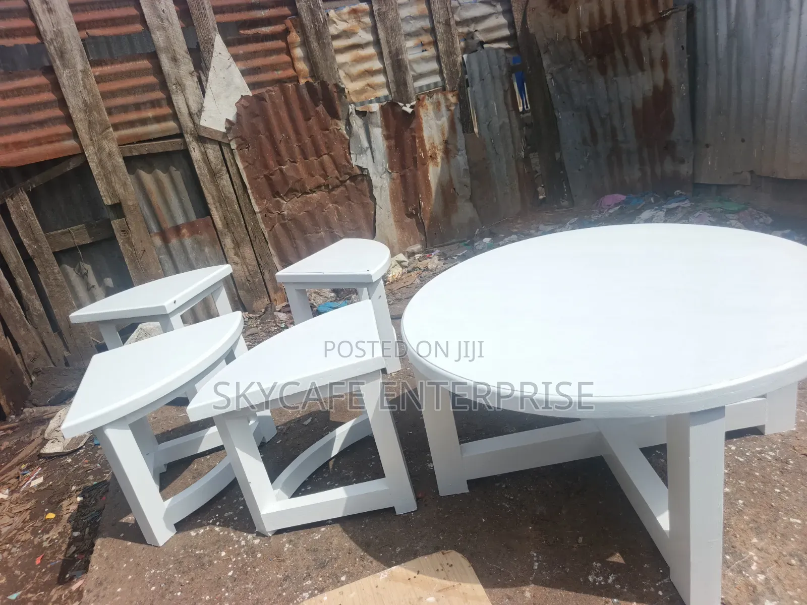 Round Coffee Table With 4stools