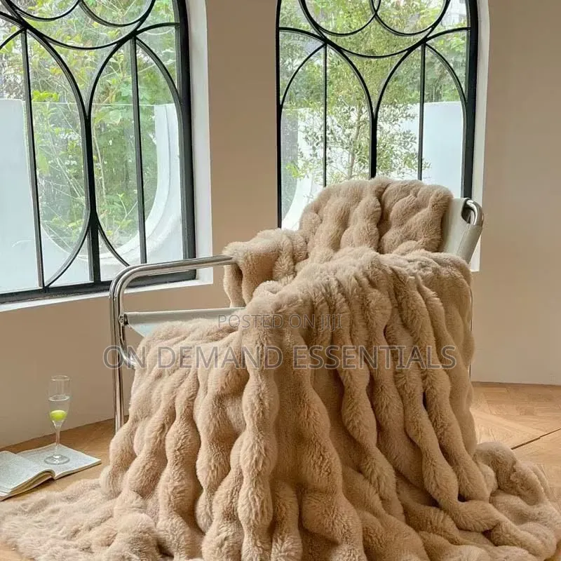 Super Soft Thick Rabbit Fur Faux Throw Blanket