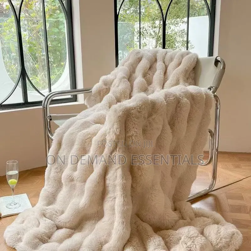 Super Soft Thick Rabbit Fur Faux Throw Blanket