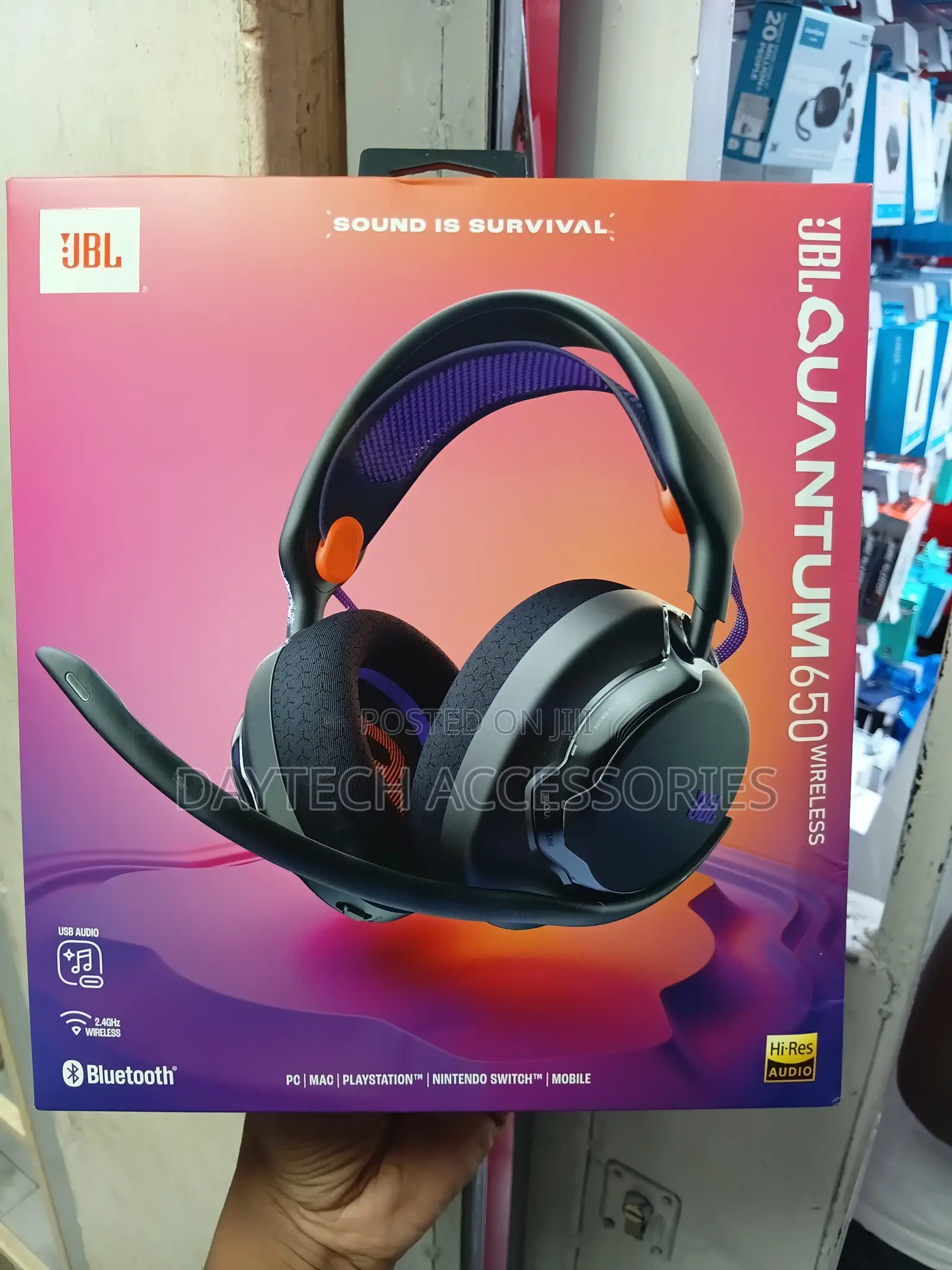 This Is a JBL Quantum 650 Wireless Gaming Headset - Black