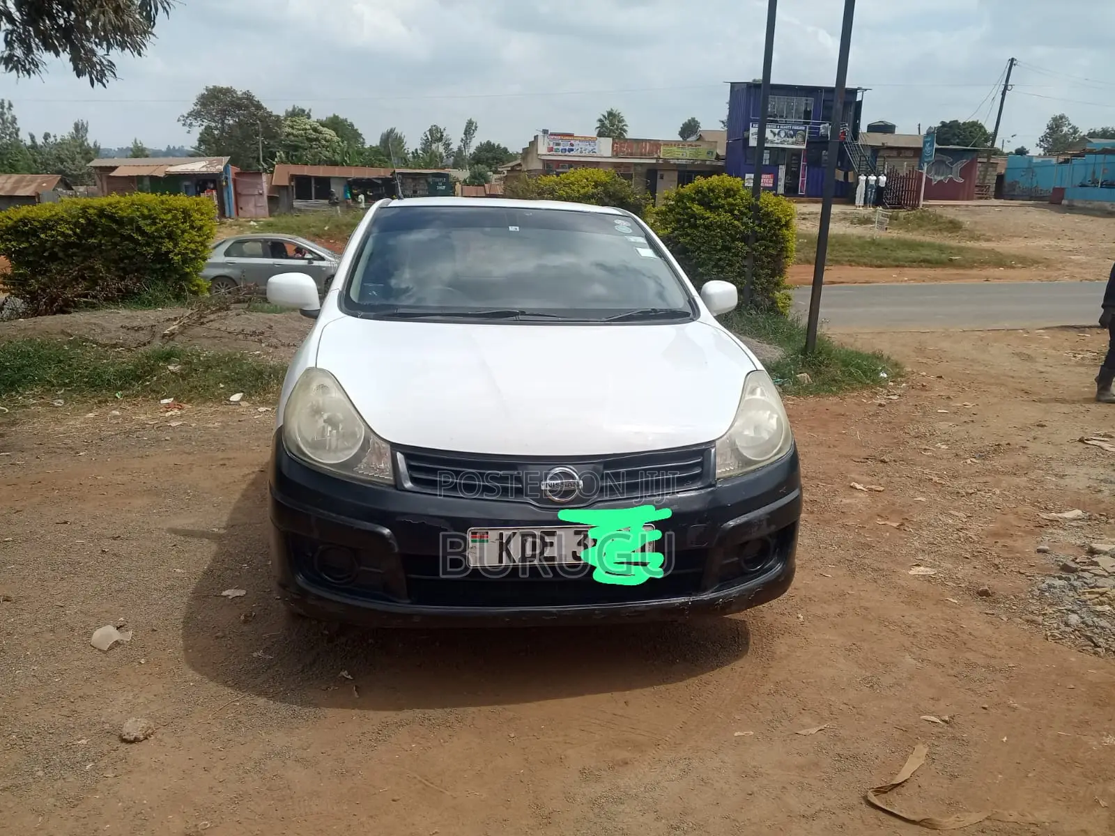 Nissan Advan 2014 White