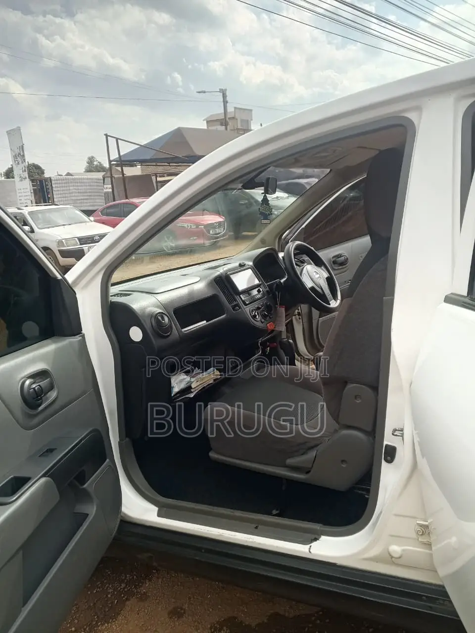 Nissan Advan 2014 White