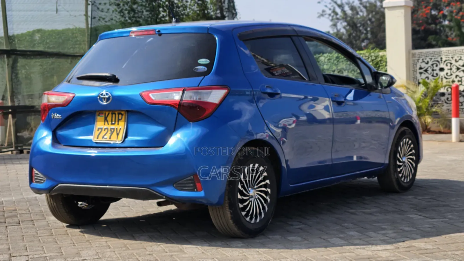 Toyota Vitz 2017 Blue