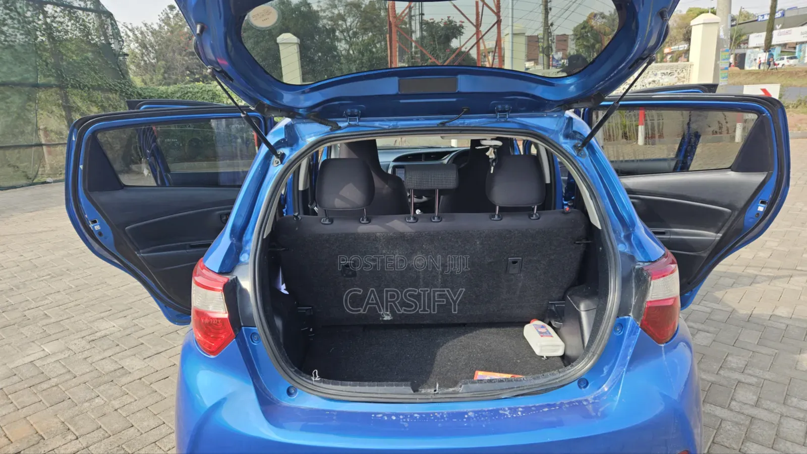 Toyota Vitz 2017 Blue