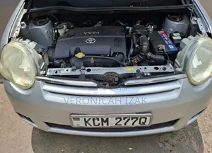 Toyota Sienta 2010 Silver