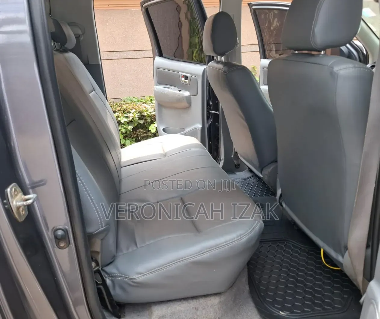 Toyota Hilux 2013 Gray