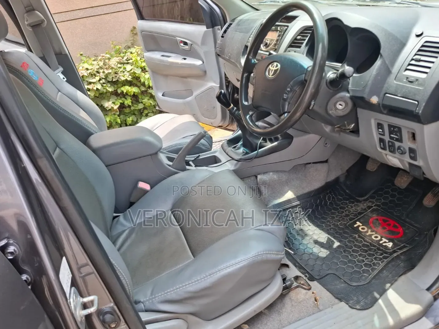 Toyota Hilux 2013 Gray