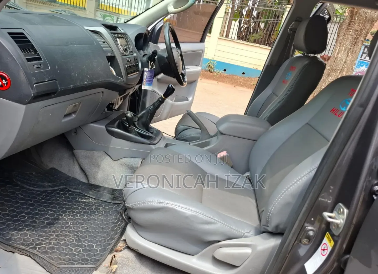 Toyota Hilux 2013 Gray