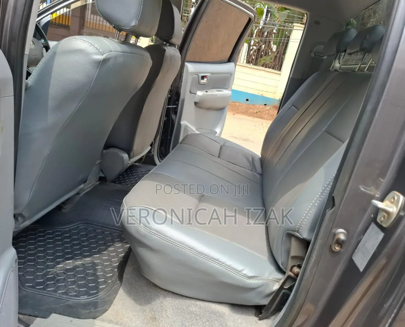 Toyota Hilux 2013 Gray