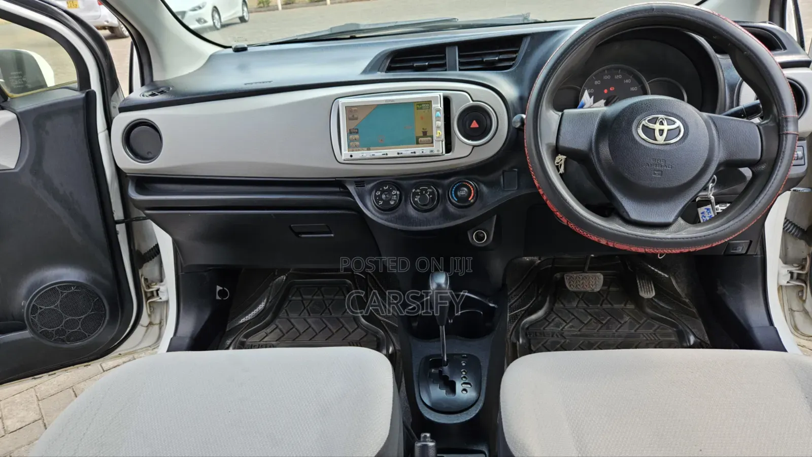 Toyota Vitz 2012 White