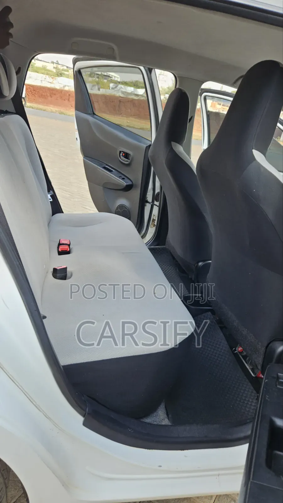 Toyota Vitz 2012 White