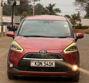 Toyota Sienta 2017 Red