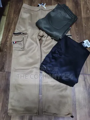 Quality Casual Side Pocket Unisex Baggy Sweatpants Available