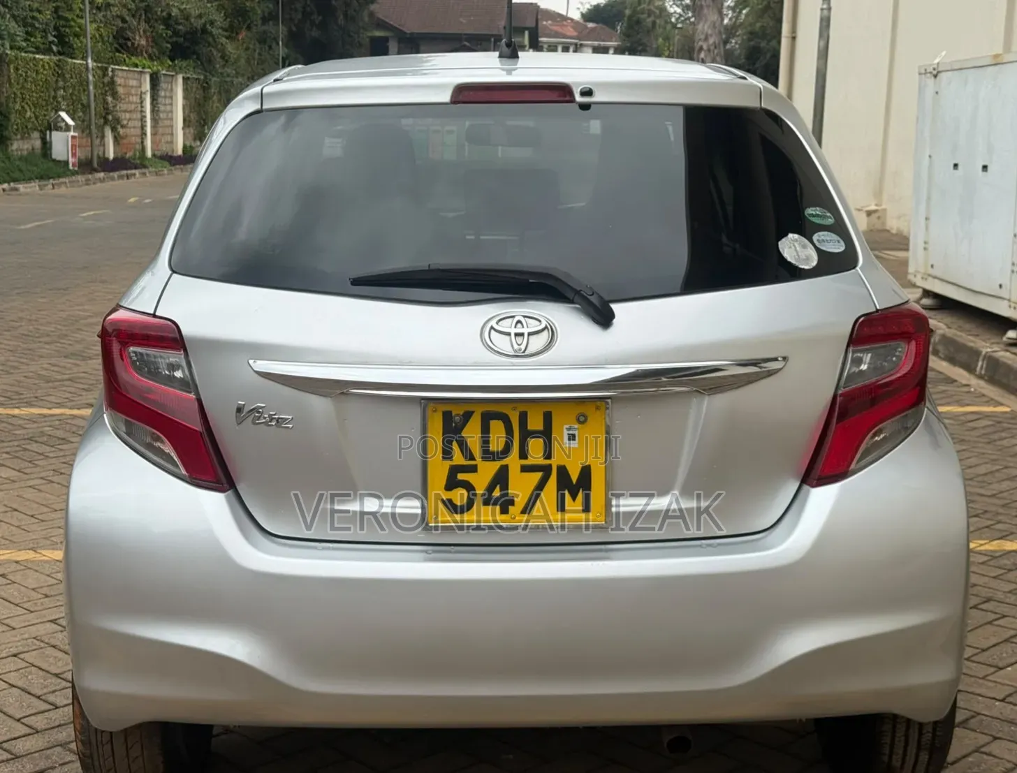 Toyota Vitz 2015 Silver