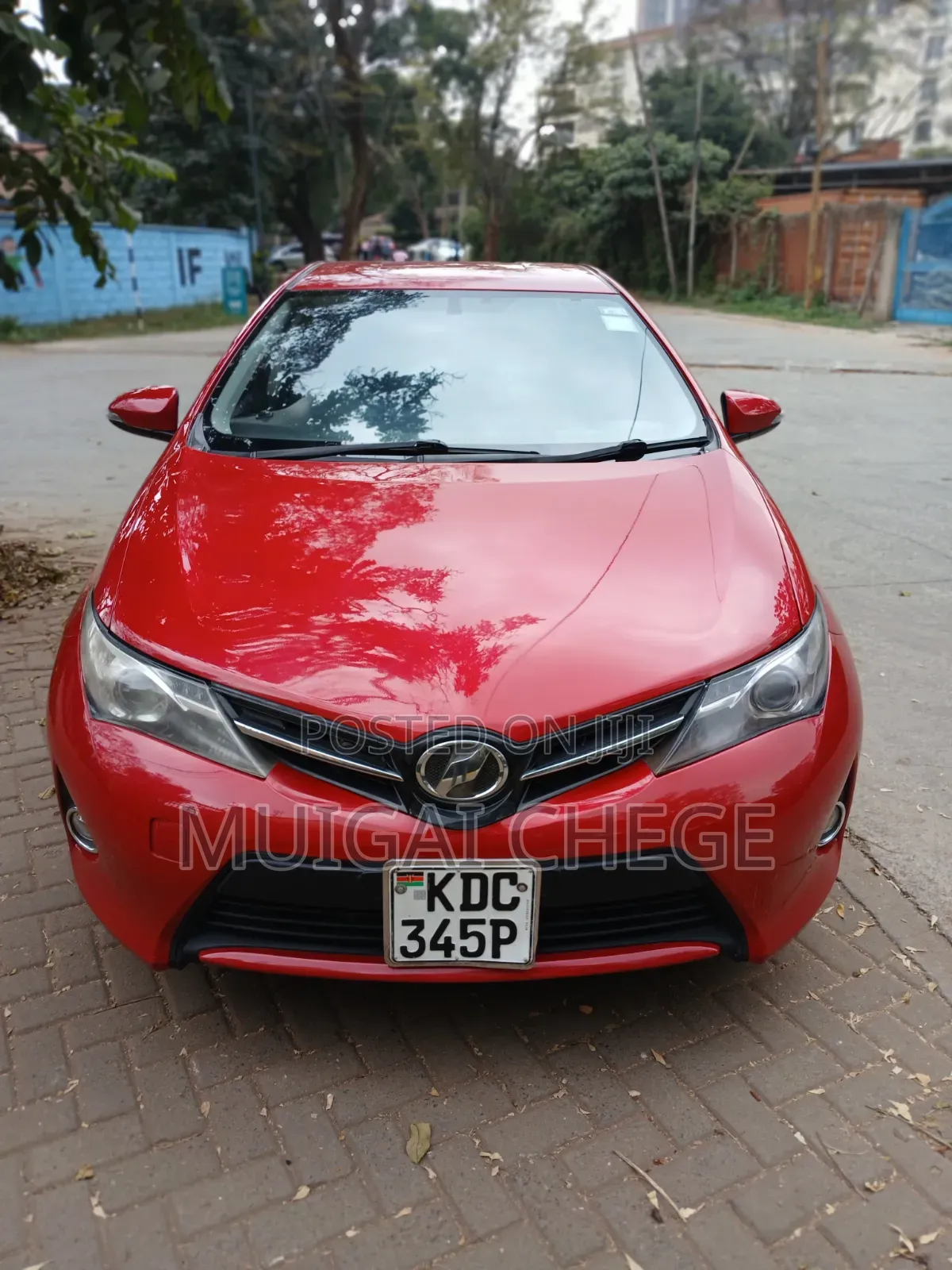 Toyota Auris 2014 Red