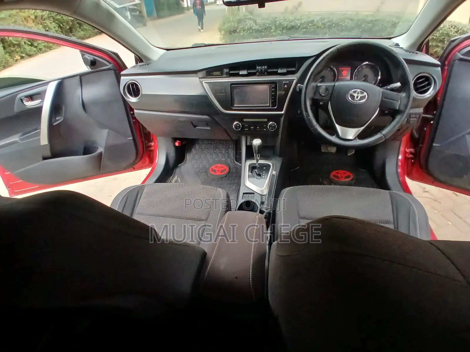 Toyota Auris 2014 Red