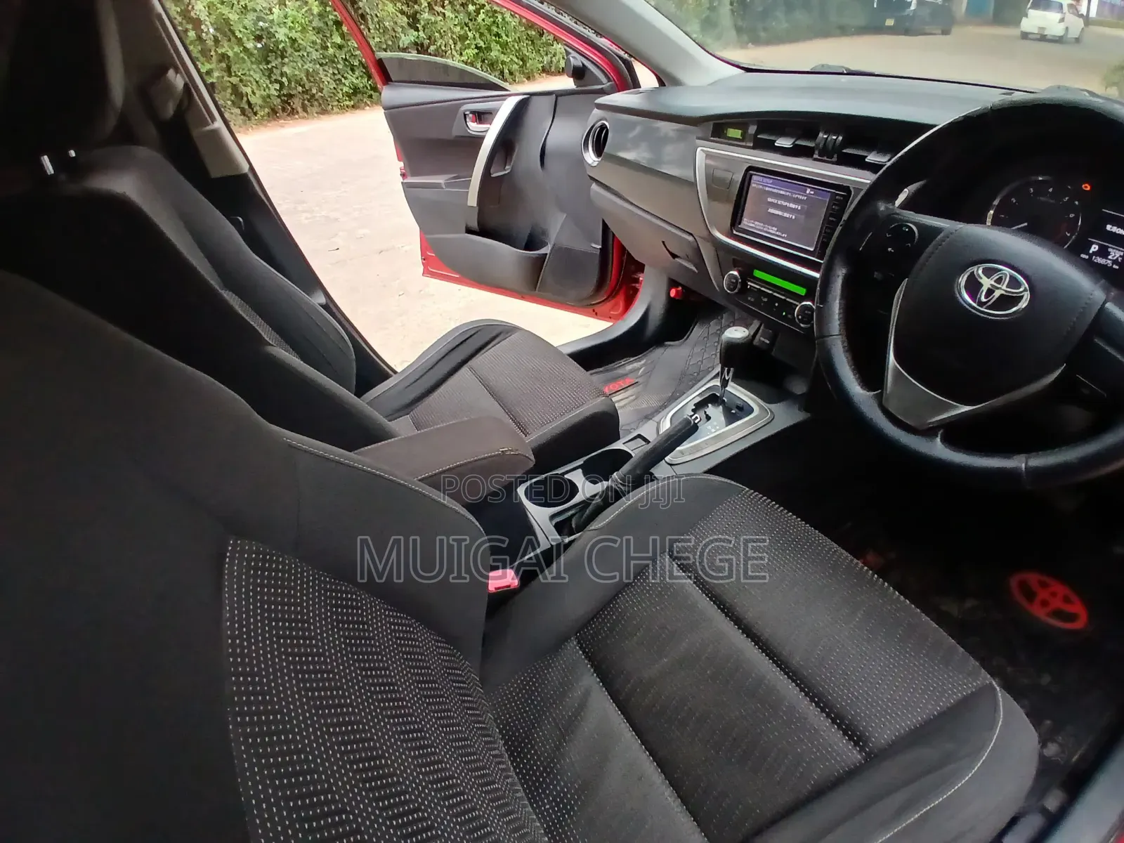 Toyota Auris 2014 Red