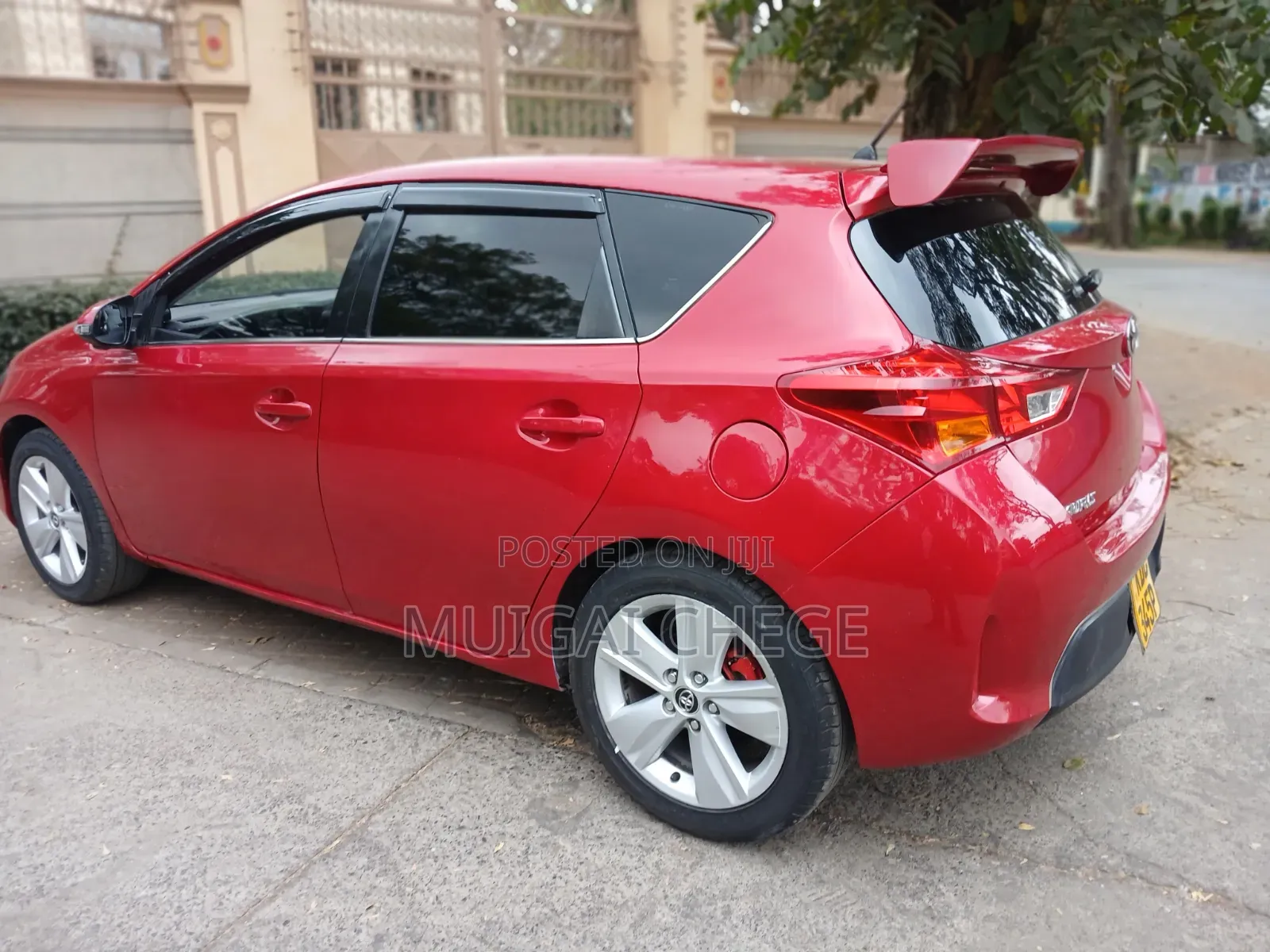 Toyota Auris 2014 Red