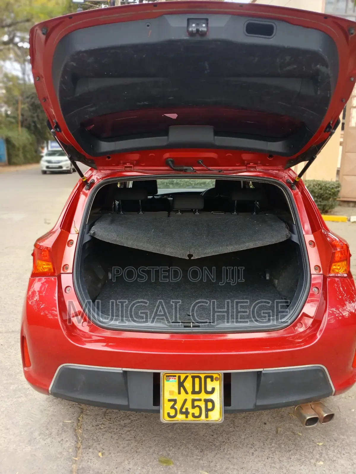 Toyota Auris 2014 Red