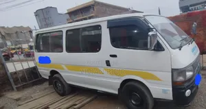 Toyota HiAce 2005 White