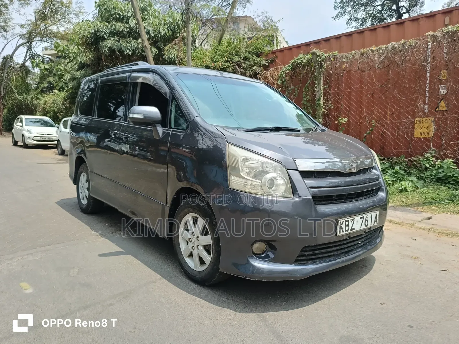 Toyota Noah 2007 Gray