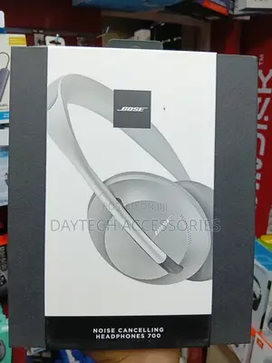 Bose 700 Noise Cancelling Over-Ear Wireless Headphone.