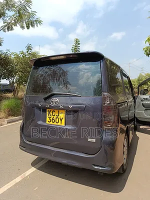 Toyota Voxy 2009 Blue