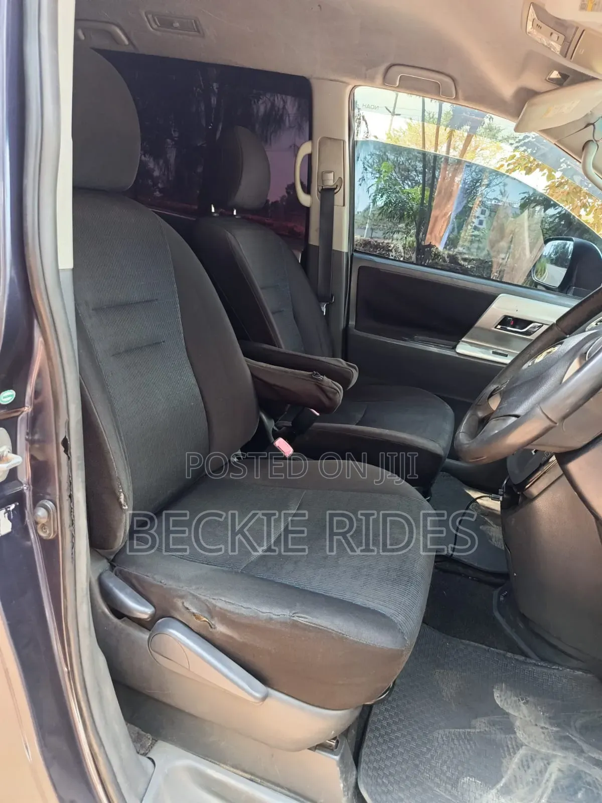 Toyota Voxy 2009 Blue