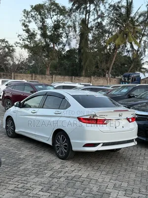 Honda Grace 2020 White
