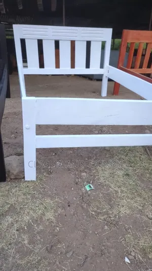 White Wooden Bed 4x6
