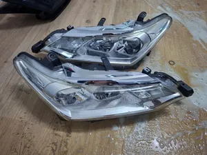 Headlights Toyota Fielder/Axio 165 2015 to 2018 Model Exjapan