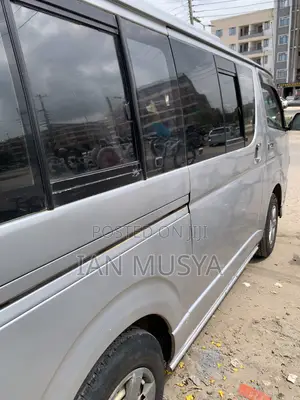 Toyota HiAce 2006 Silver