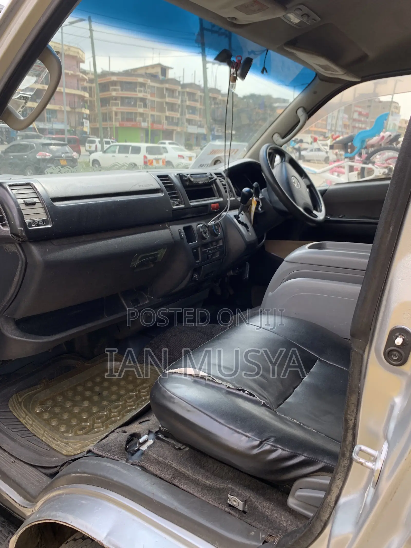 Toyota HiAce 2006 Silver
