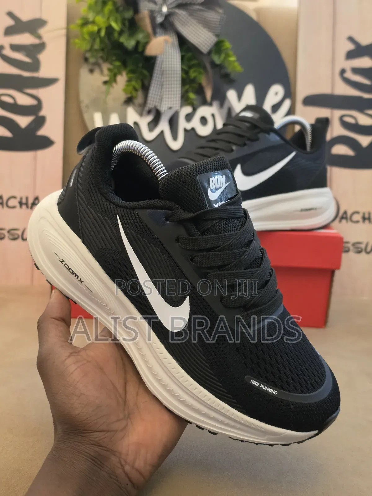Nike Vomero Sneakers