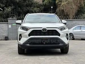 Toyota RAV4 Limited AWD 2019 White
