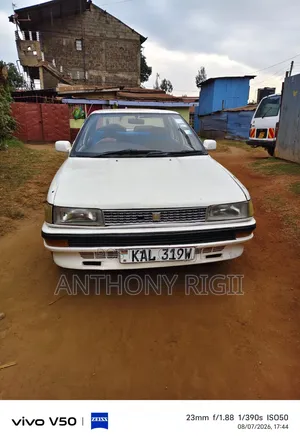 Toyota Corolla 1994 White