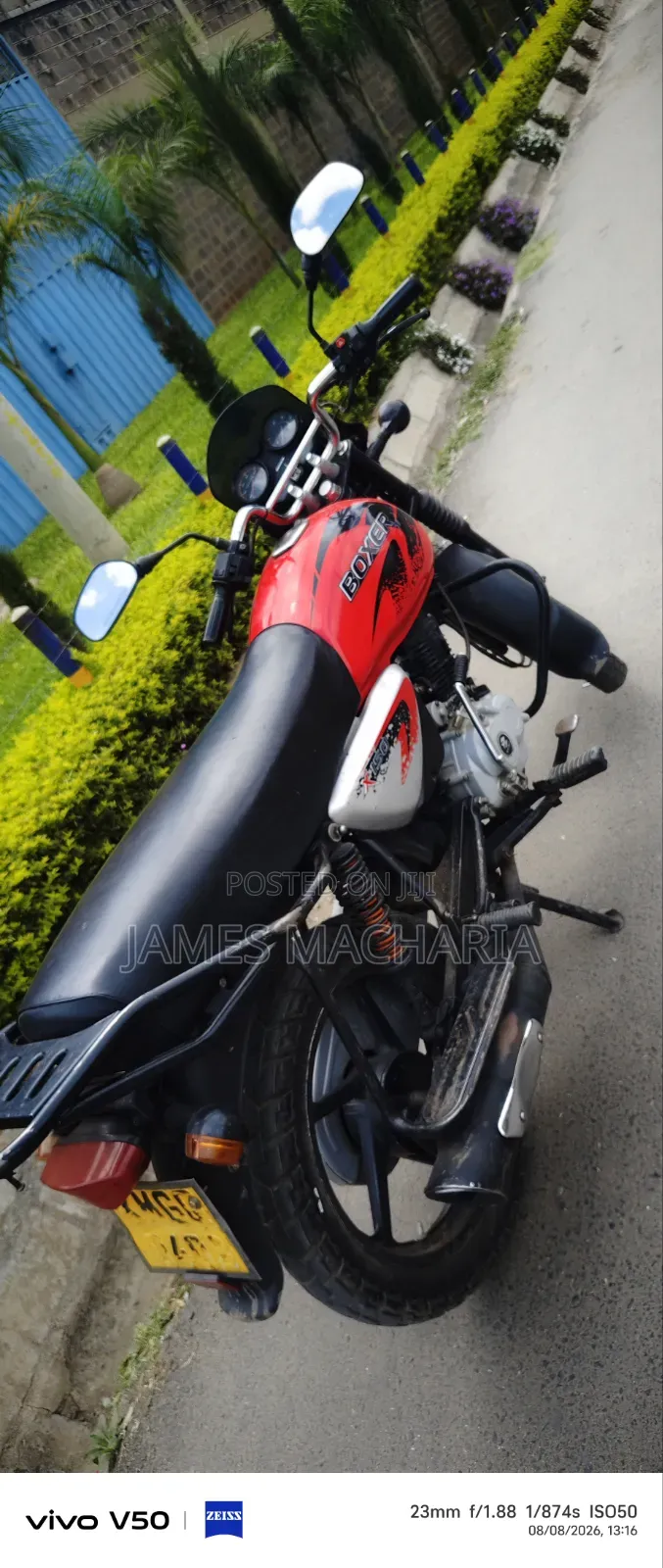 Bajaj Boxer 150 UG 2025 Red