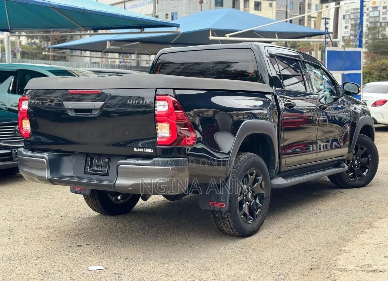 Toyota Hilux 2019 Black