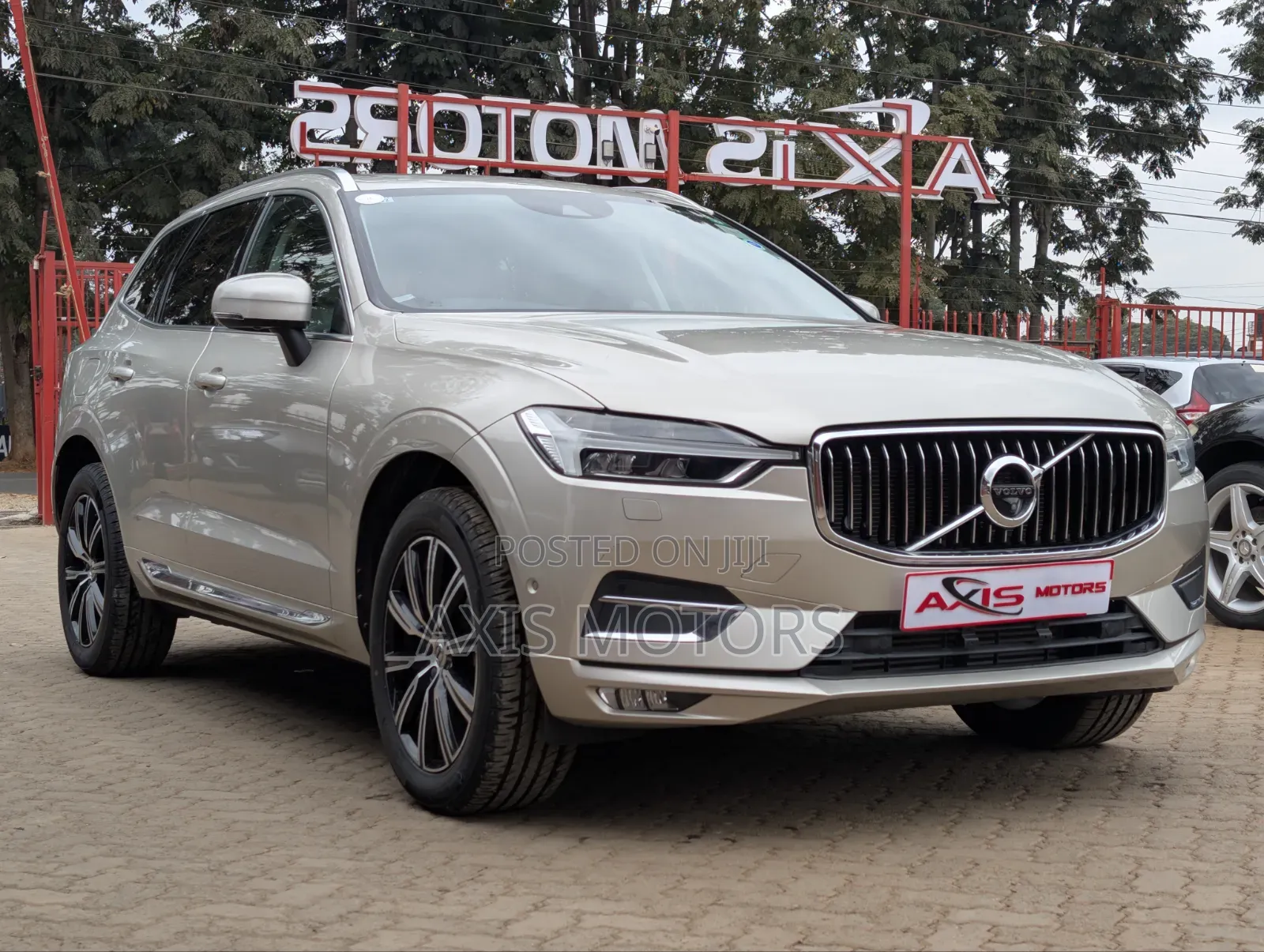 Volvo XC60 2019 Gold