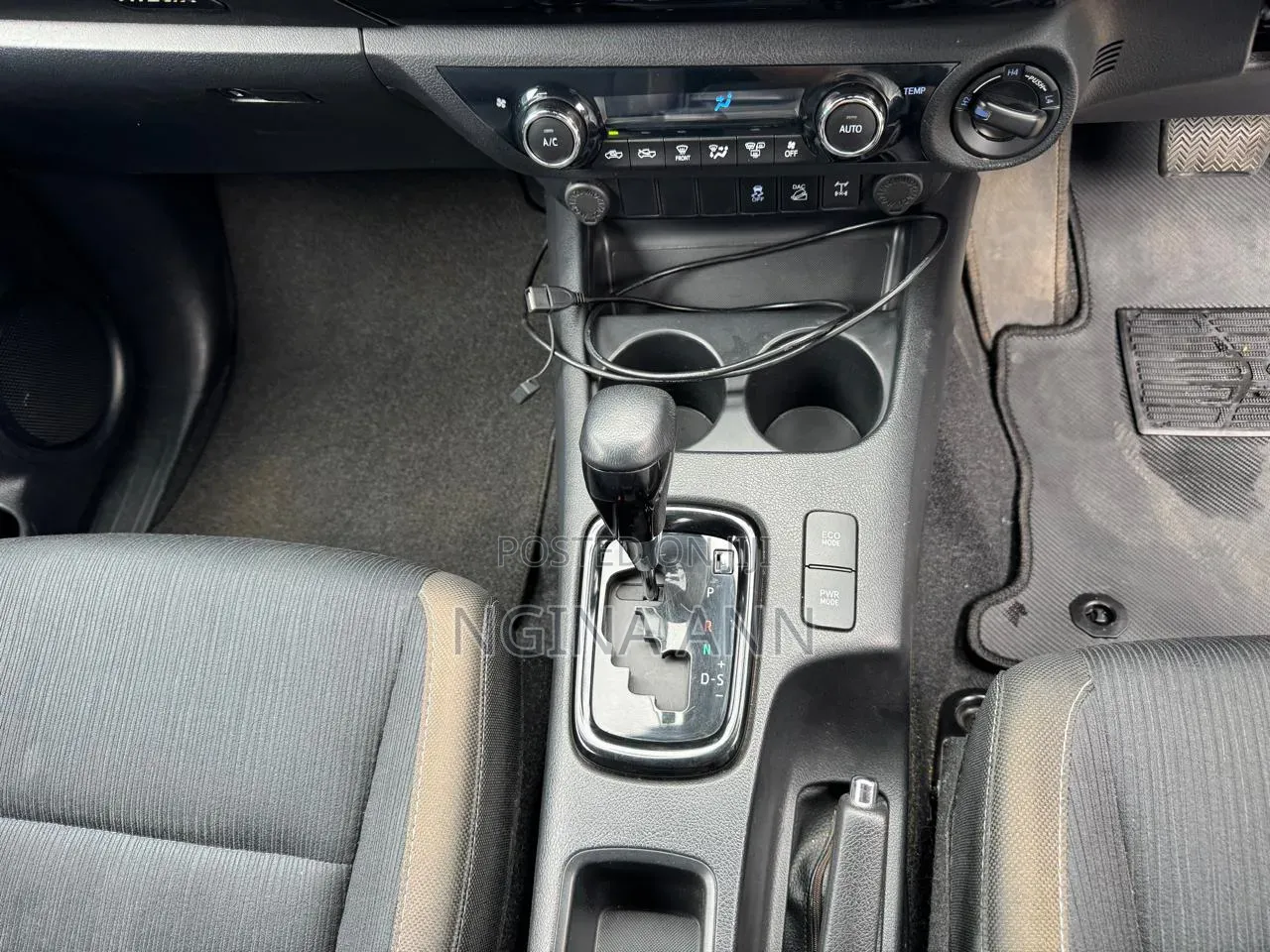 Toyota Hilux 2019 Black