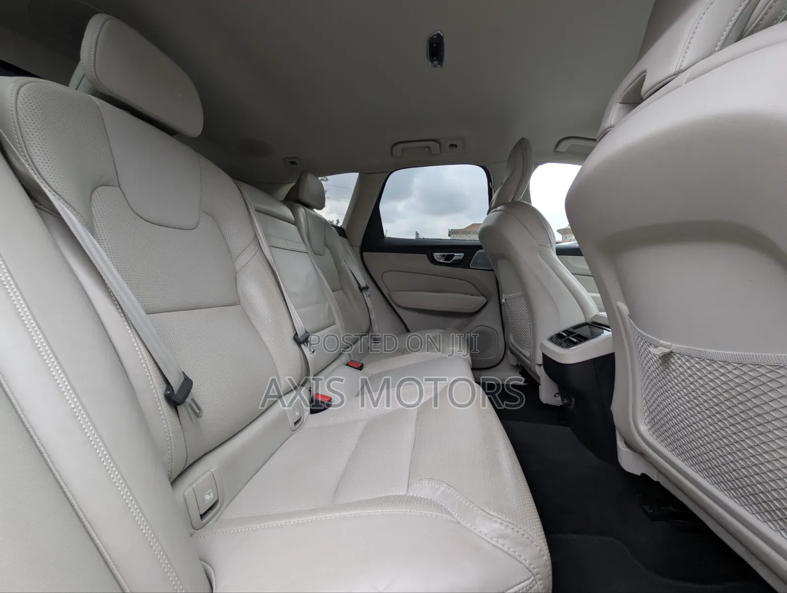 Volvo XC60 2019 Gold