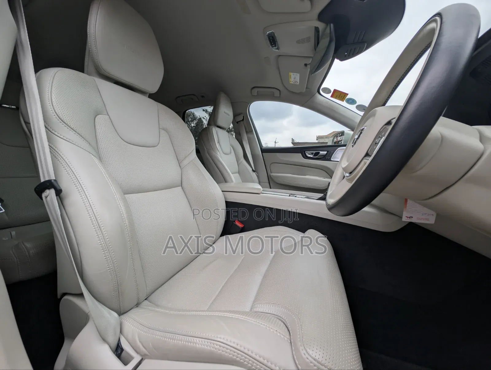 Volvo XC60 2019 Gold