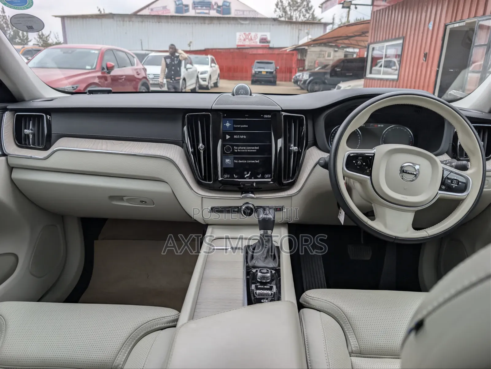 Volvo XC60 2019 Gold